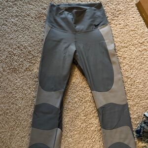 Nike Two-Tone Gray Leggings